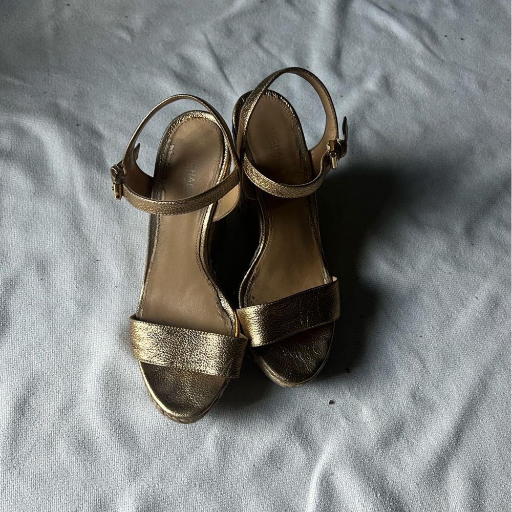 Beautiful Micheal Kors wedges